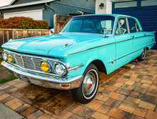 Load image into Gallery viewer, Traditional 5.75" Headlight - Yellow (Low Beam)