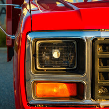 Load image into Gallery viewer, Traditional 5 x 7" Headlight - Black