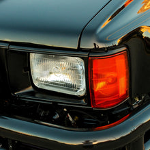 Load image into Gallery viewer, Traditional 5 x 7" Headlight - Chrome