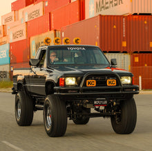 Load image into Gallery viewer, Traditional 5 x 7&quot; Headlight - Chrome
